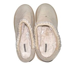 Loafer type slippers